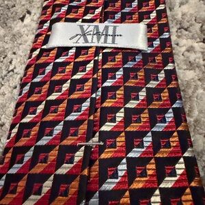 Geometric Patterned Tie in Red and Orange